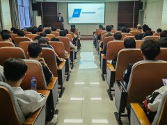 本次机及航空策动机成长概述”为从题